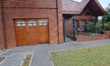 Chalet en venta en Bernal Oeste