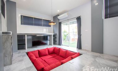 4BR House w/ Private Pool: Sansaran Mod Chic, Nong Khwai