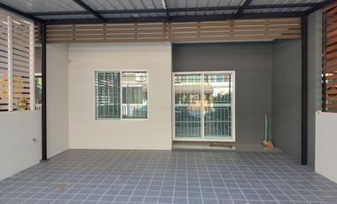 3 Bedroom Townhouse for sale in Lat Sawai, Pathum Thani