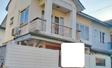 3 Bedroom Townhouse for sale at Baanfah Piyarom Tendro Wongwaen-Lumlukka Klong 6