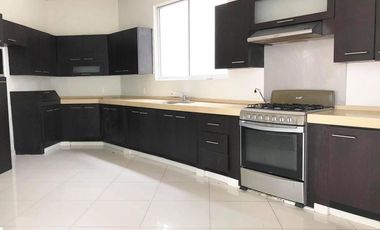 CASA EN RENTA CLUB CAMPESTRE / TABASCO 2000