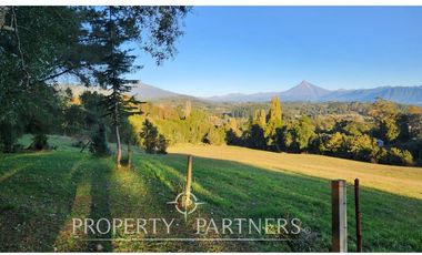 Gran parcela  y casa de campo con vista a volcanes lago Puyehue