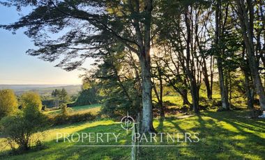 Gran parcela  y casa de campo con vista a volcanes lago Puyehue