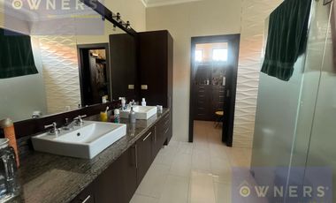 VENTA CASA EN LAGUNA DEL SOL EN SAMBORONDON (CMC)