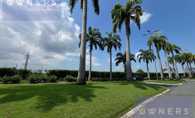 VENTA CASA EN LAGUNA DEL SOL EN SAMBORONDON (CMC)