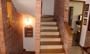 Casa de 3 niveles 4 habitaciones en Venta El Poblado Medellin