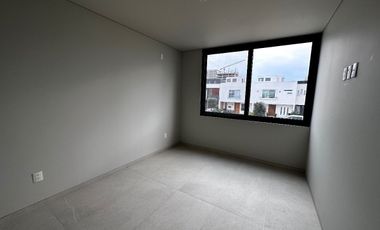 CASA EN RENTA EN SOLARES EN COTO