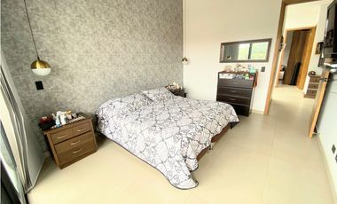 VENTA DE CASA ESPECTACULAR EN SECTOR VIVA, LA CEJA 2 niveles