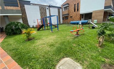 VENTA DE CASA ESPECTACULAR EN SECTOR VIVA, LA CEJA 2 niveles