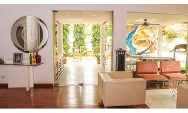 SE VENDE CASA EN PH FUENTE DEL FRESNO SUPER REMODELADA CON 768M2 JP