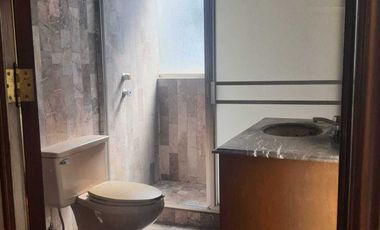 CASA CON USO DE SUELO, IDEAL PARA OFICINAS