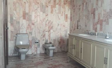 CASA CON USO DE SUELO, IDEAL PARA OFICINAS