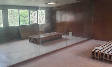CASA CON USO DE SUELO, IDEAL PARA OFICINAS