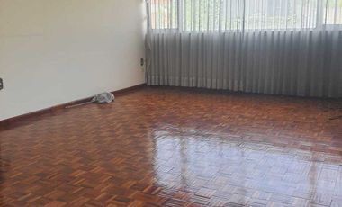 CASA CON USO DE SUELO, IDEAL PARA OFICINAS