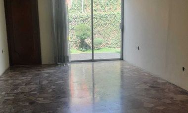 CASA CON USO DE SUELO, IDEAL PARA OFICINAS