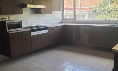 CASA CON USO DE SUELO, IDEAL PARA OFICINAS