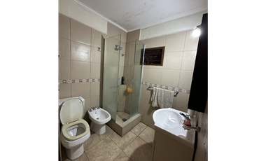 MUY LINDA CASA EN EL CENTRO DE LUJN!!