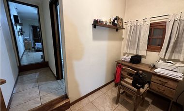 MUY LINDA CASA EN EL CENTRO DE LUJN!!