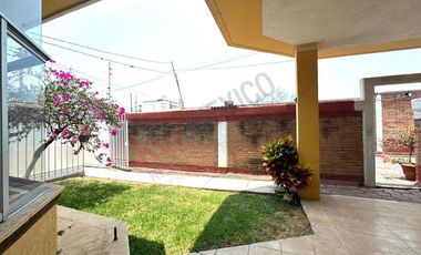 Increible Propiedad de 3 casas - Ixtapan de la Sal