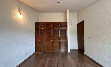 Increible Propiedad de 3 casas - Ixtapan de la Sal