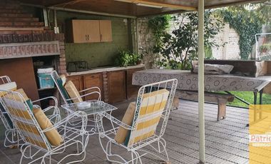 Casa en venta de 5 dormitorios en Centenario
