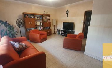Casa en venta de 5 dormitorios en Centenario