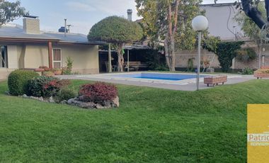 Casa en venta de 5 dormitorios en Centenario
