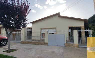 Casa en venta de 5 dormitorios en Centenario
