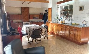 Casa en venta de 5 dormitorios en Centenario