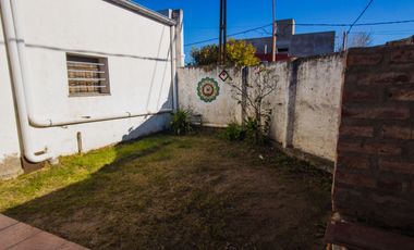 Casa en venta de 2 dormitorios c/ cochera en Punta Alta