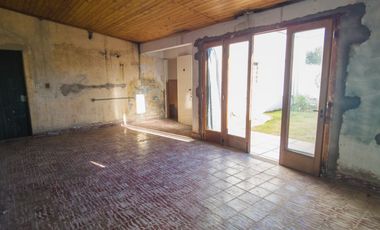 Casa en venta de 2 dormitorios c/ cochera en Punta Alta
