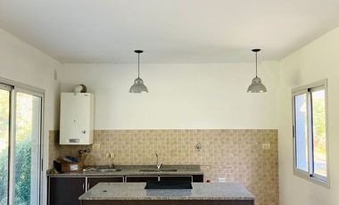 Casa en alquiler de 3 dormitorios c/ cochera en Altos del Sol