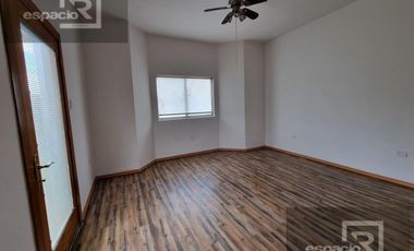 CASA EN VENTA EN VALLE DEL ÁNGEL FRENTE A PARQUE  CON RECAMARA EN PLANTA BAJA