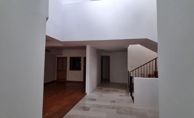 CASA EN VENTA EN VALLE DEL ÁNGEL FRENTE A PARQUE  CON RECAMARA EN PLANTA BAJA