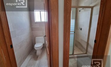 CASA EN VENTA EN VALLE DEL ÁNGEL FRENTE A PARQUE  CON RECAMARA EN PLANTA BAJA