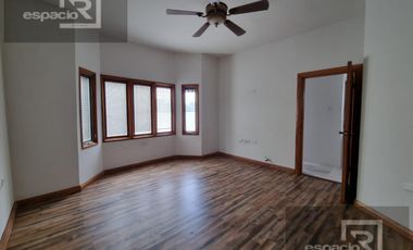 CASA EN VENTA EN VALLE DEL ÁNGEL FRENTE A PARQUE  CON RECAMARA EN PLANTA BAJA