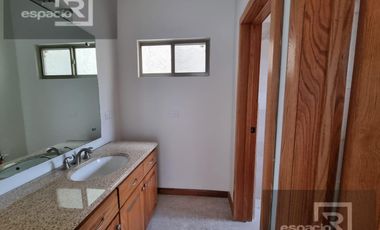 CASA EN VENTA EN VALLE DEL ÁNGEL FRENTE A PARQUE  CON RECAMARA EN PLANTA BAJA