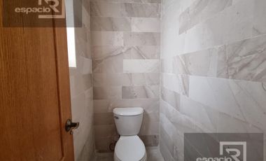 CASA EN VENTA EN VALLE DEL ÁNGEL FRENTE A PARQUE  CON RECAMARA EN PLANTA BAJA