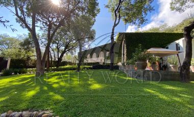 Casas en Venta en Bosques de San Ángel Sector Palmillas