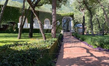 Casas en Venta en Bosques de San Ángel Sector Palmillas