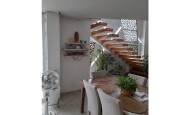 EXCLUSIVA CASA DE LUJO EN CONJUNTO RESIDENCIAL EN CARTAGO VALLE