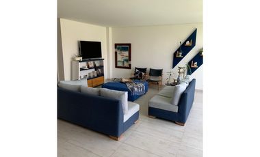 EXCLUSIVA CASA DE LUJO EN CONJUNTO RESIDENCIAL EN CARTAGO VALLE