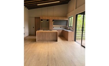 Casa campestre para la venta, Parcelación cerrada, El Retiro