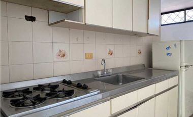 Apartamento Residencial Amplio en Rodadero- 005