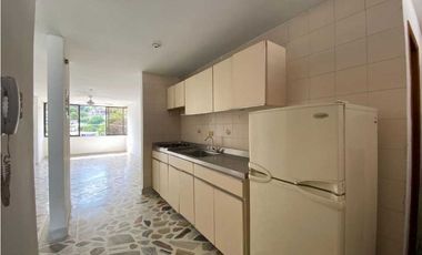Apartamento Residencial Amplio en Rodadero- 005