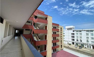 Apartamento Residencial Amplio en Rodadero- 005