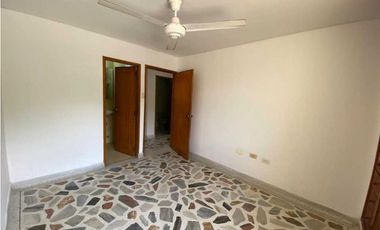 Apartamento Residencial Amplio en Rodadero- 005