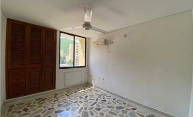 Apartamento Residencial Amplio en Rodadero- 005