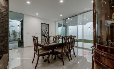 Casa en Venta de Lujo Arcos Guadalupe Zapopan