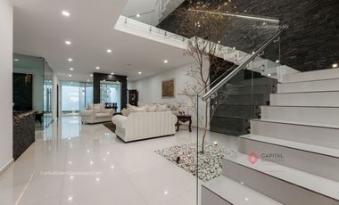 Casa en Venta de Lujo Arcos Guadalupe Zapopan